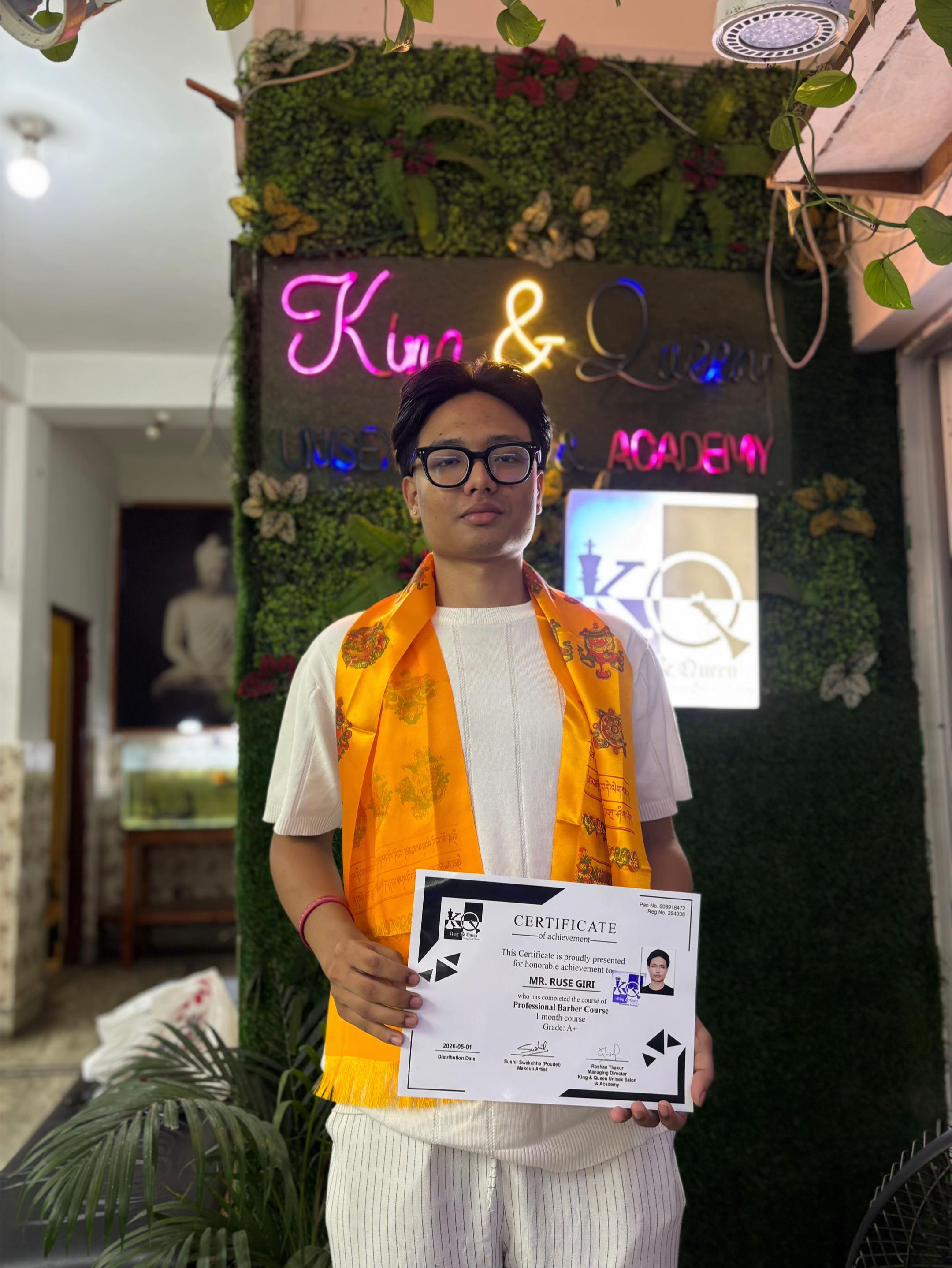 @King&Queenunisexsalon