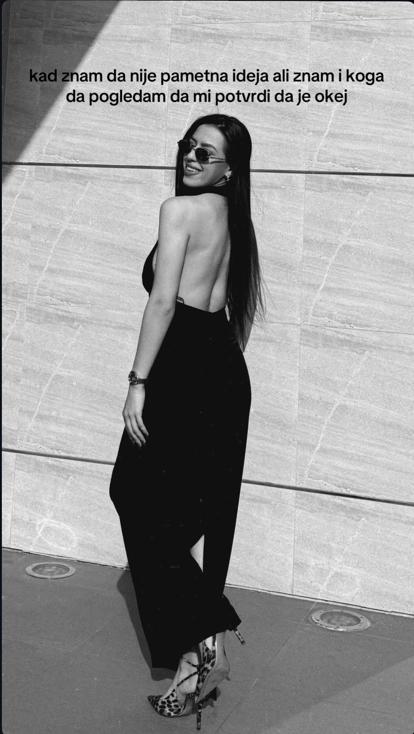 @lara118_b