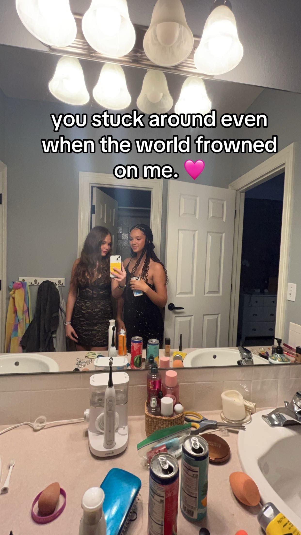 @𝓔☮︎