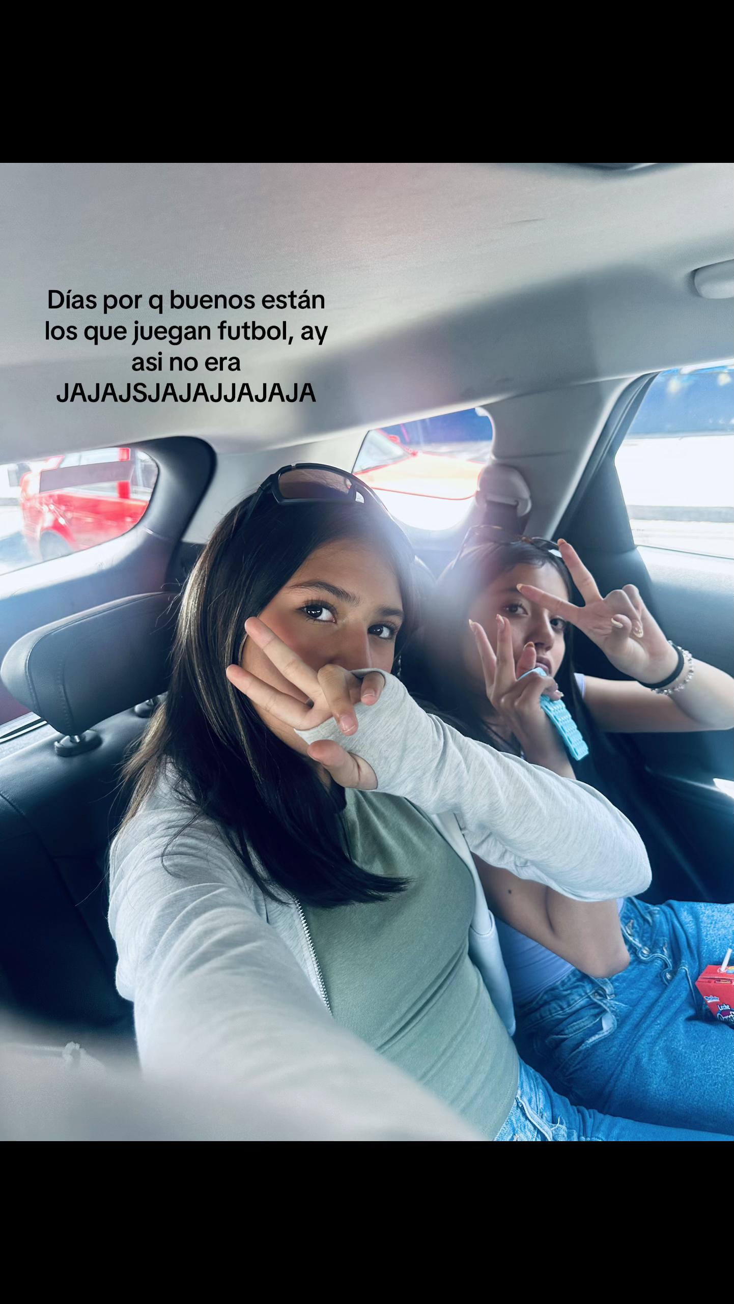 @👯&zwj;♀️👐🏽