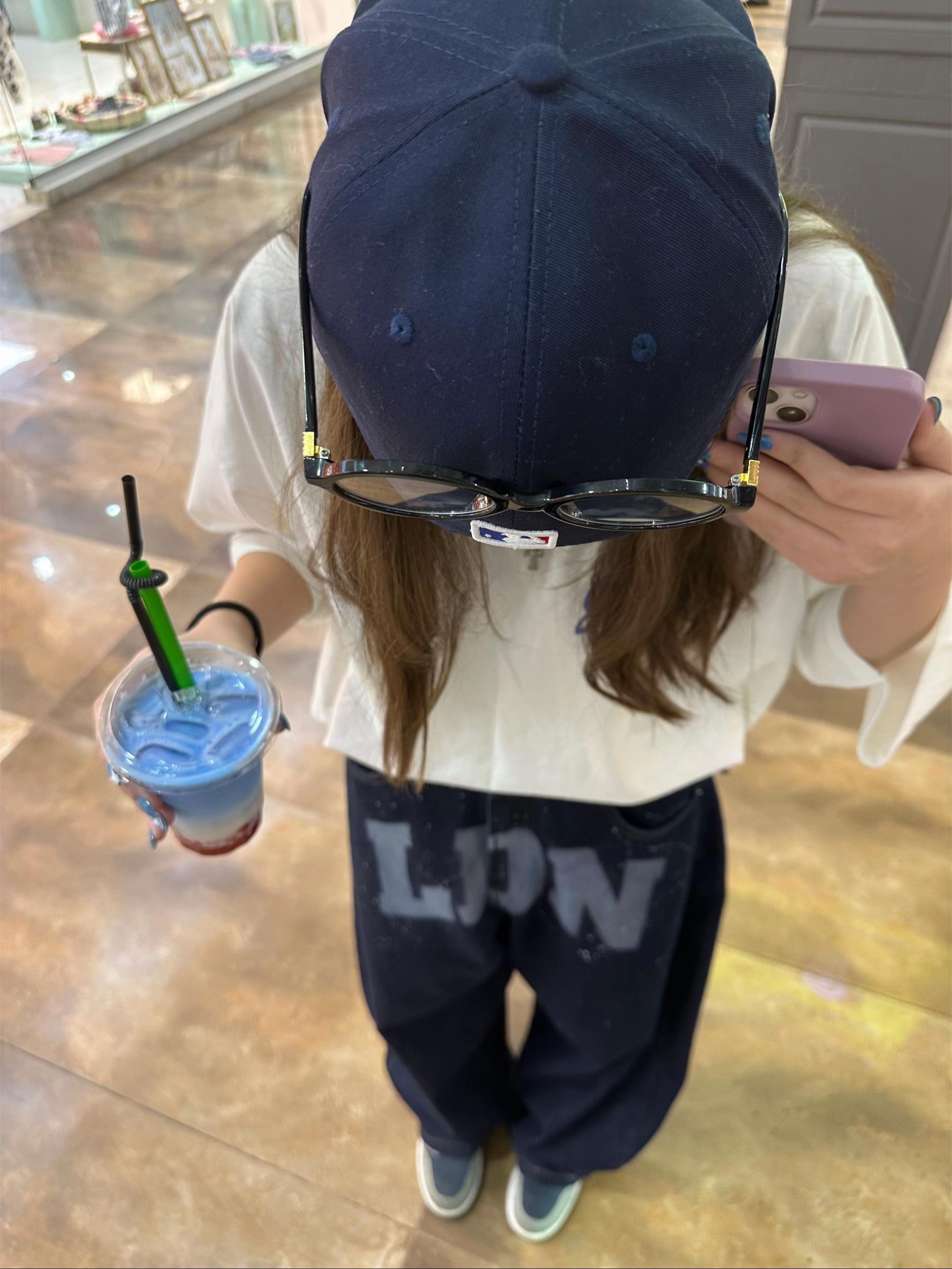 @𝐅𝐚𝐫𝐢💘