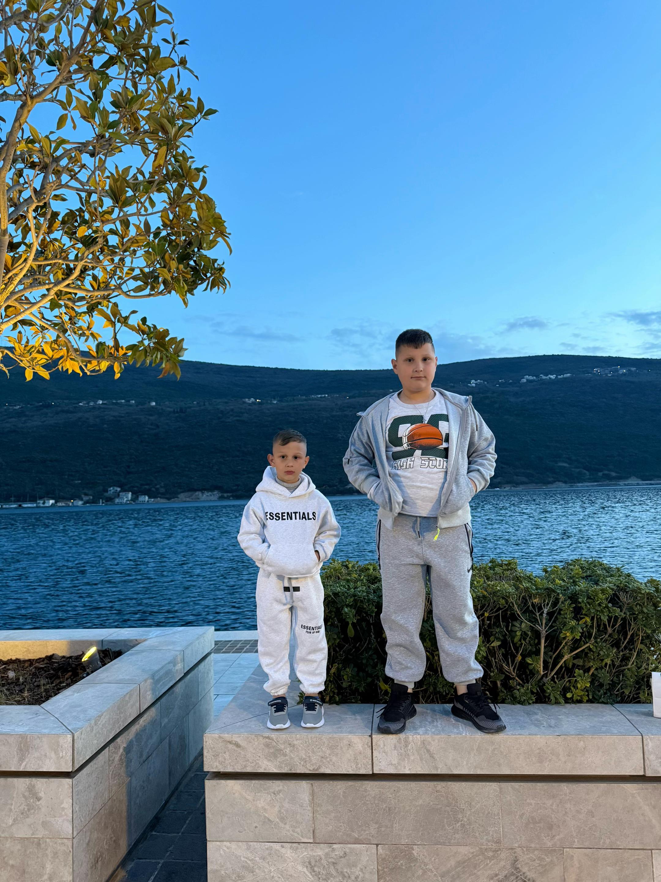 @Sidorelaproja👨&zwj;👨&zwj;👦&zwj;👦