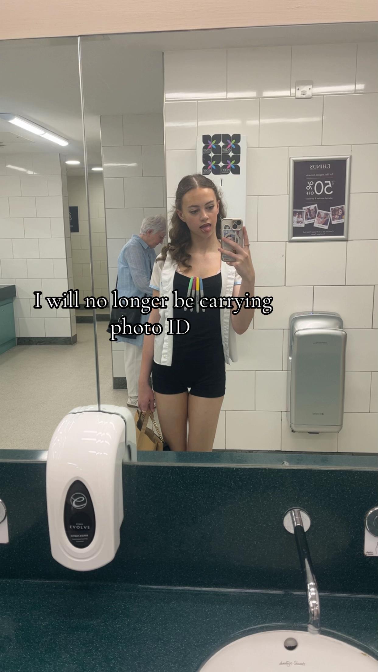 @𝓛𝓲𝓵𝔂 𝓪𝓷𝓷