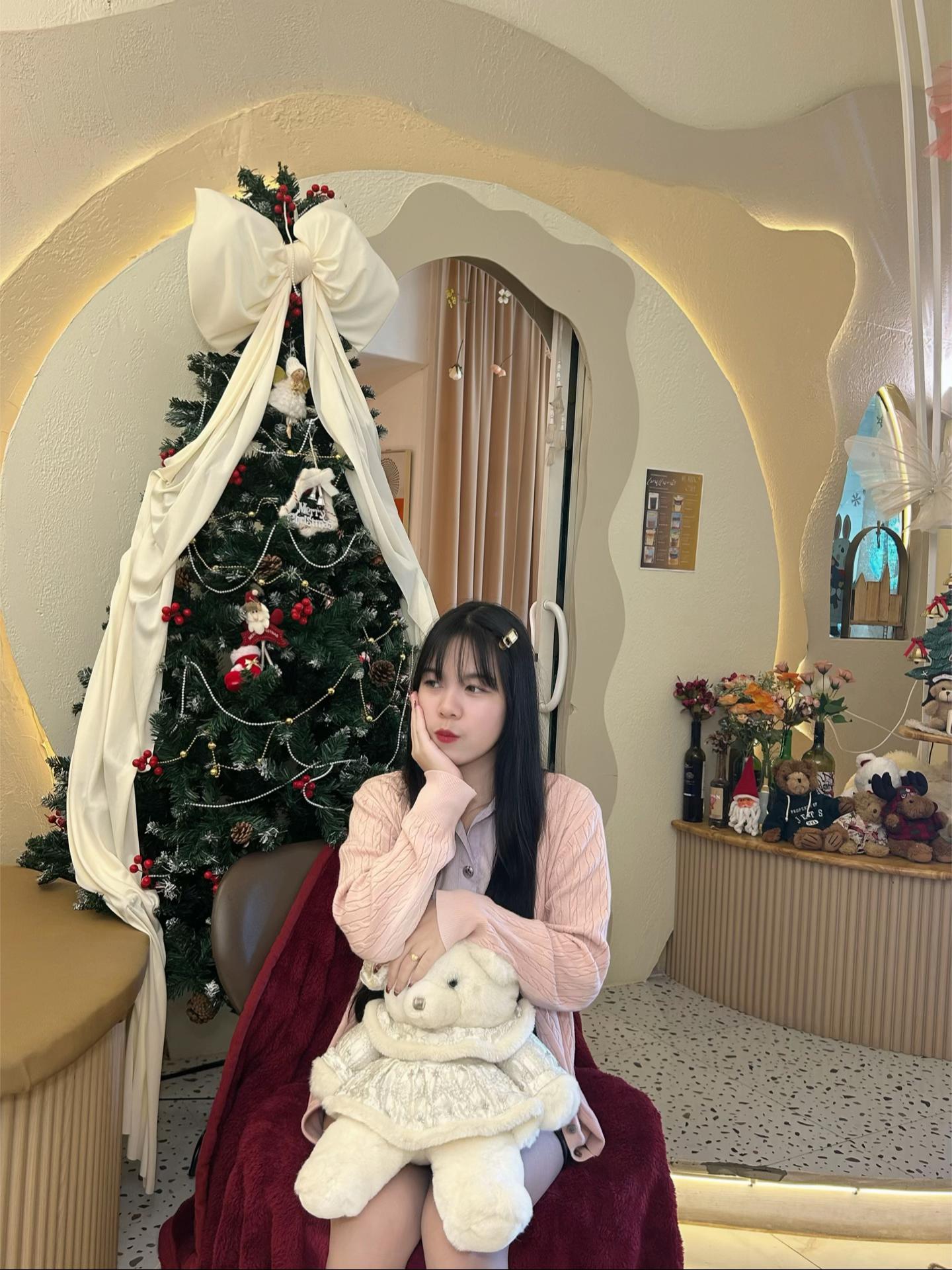 @APINYA🤍🍒