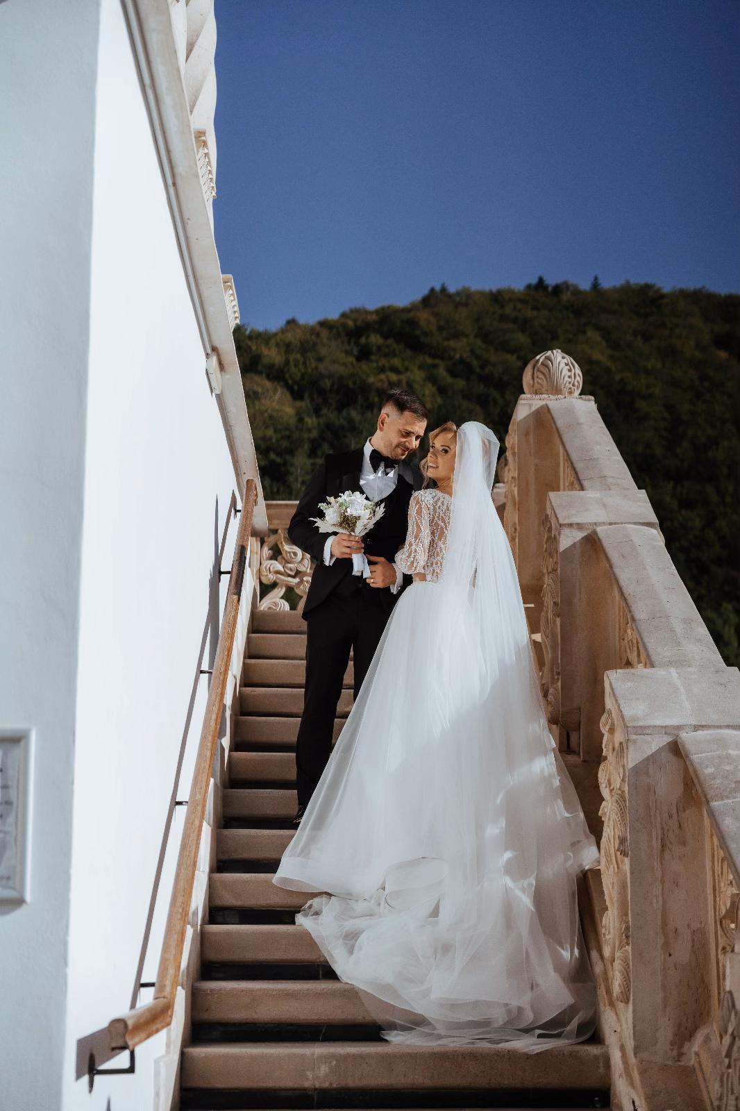 @Elise Bride_ro