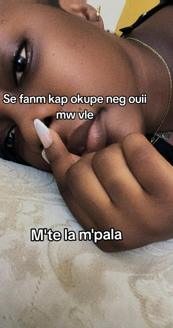 @<<Poup&eacute;e noire 🥺🌹🤎