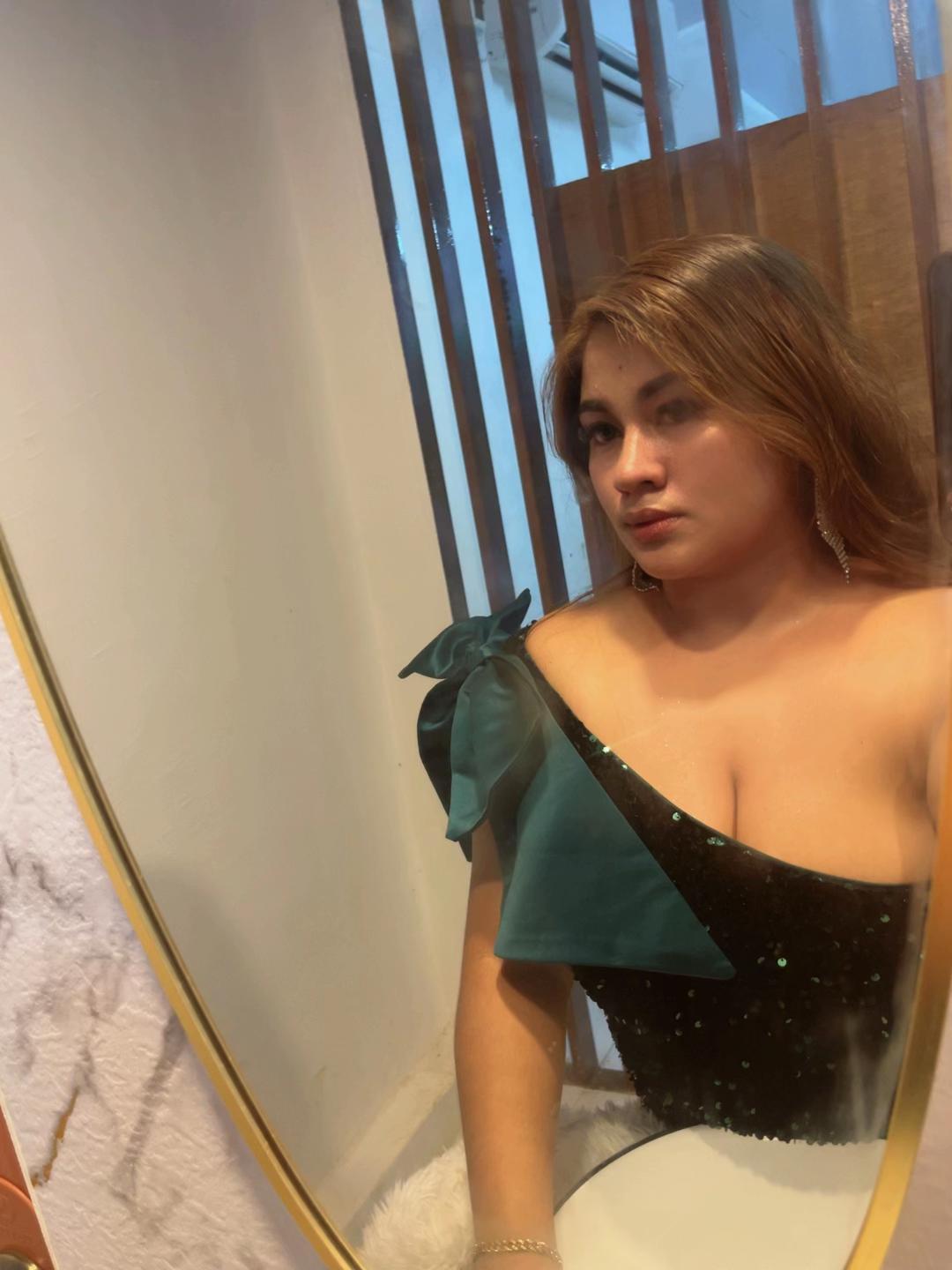 @cleavage mom