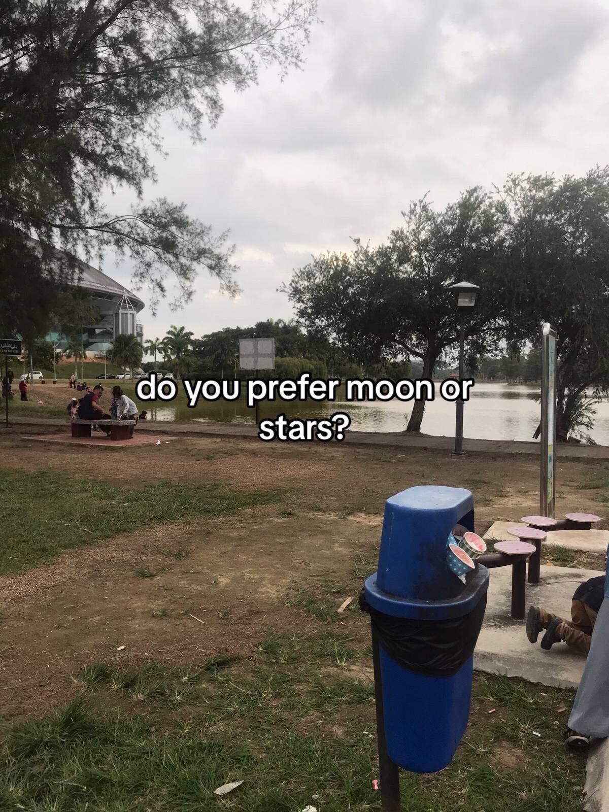 @🎬