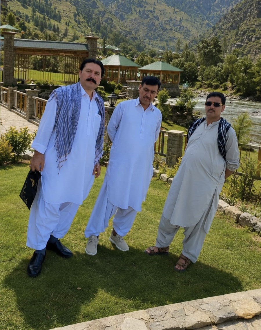 @azadkhangarari