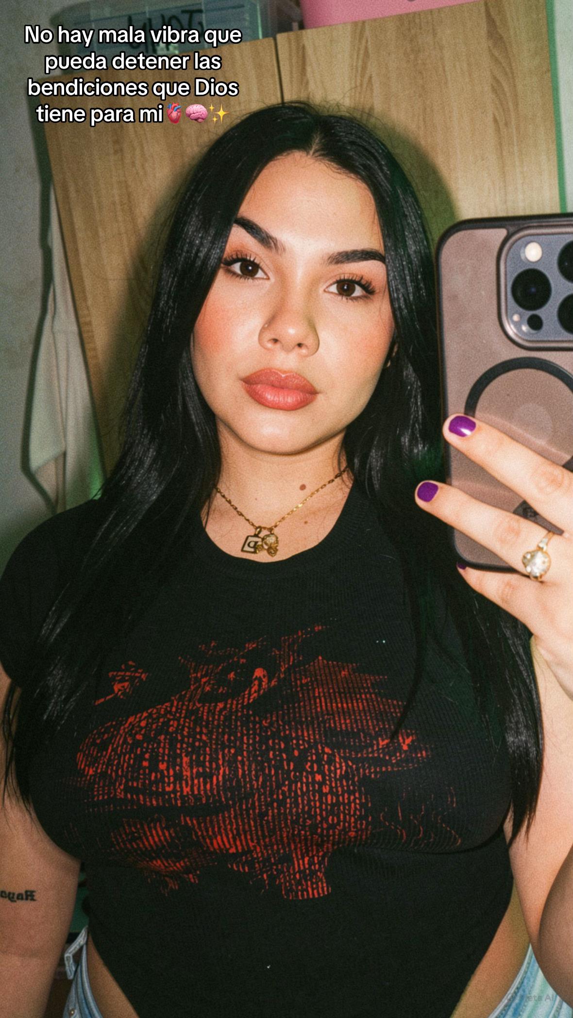 @DanielaMB🇨🇴🦈