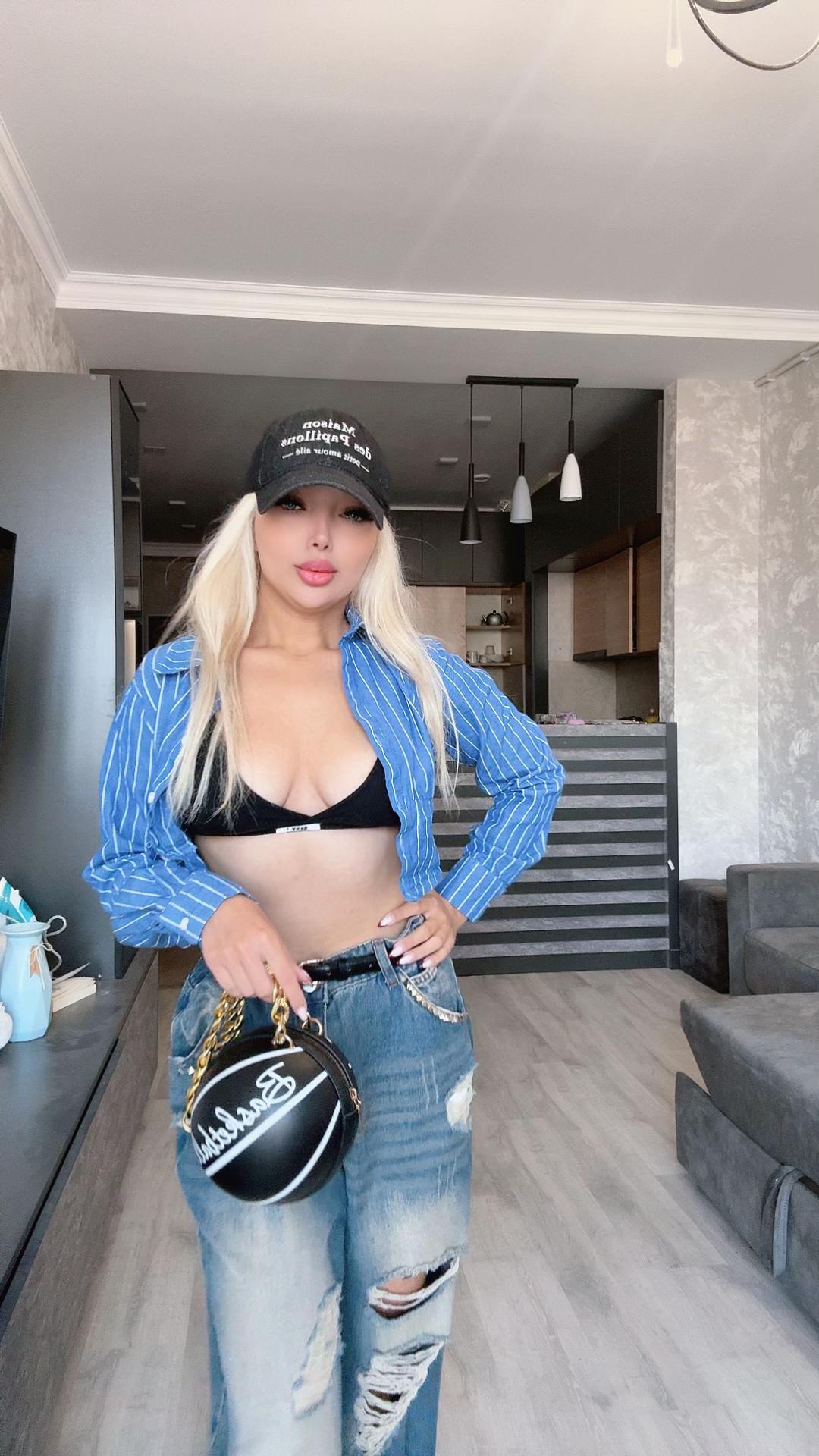 @Arianaranjbr