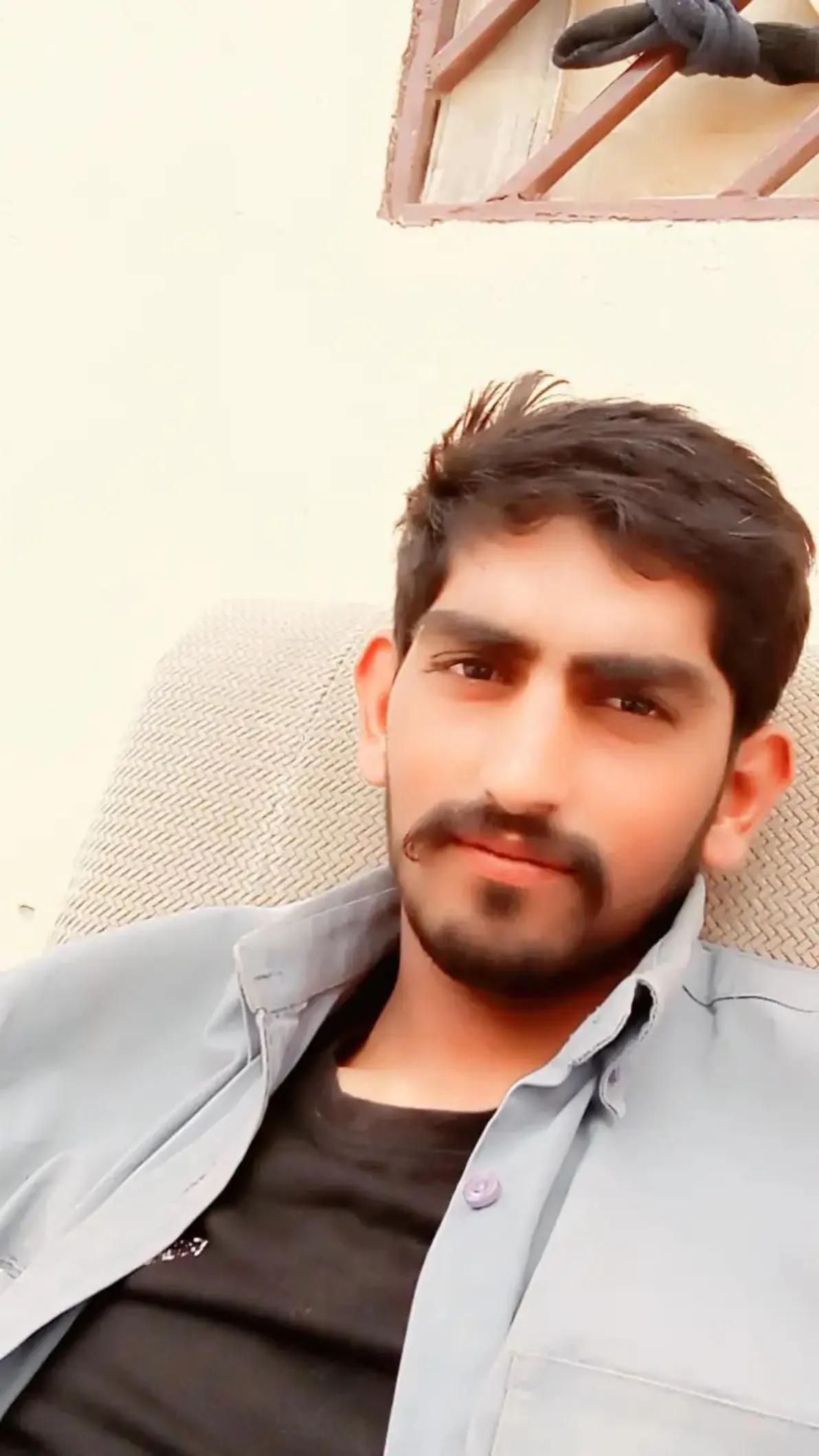 @سچے پیار دے کوئی قدر نہیں۔💔💔