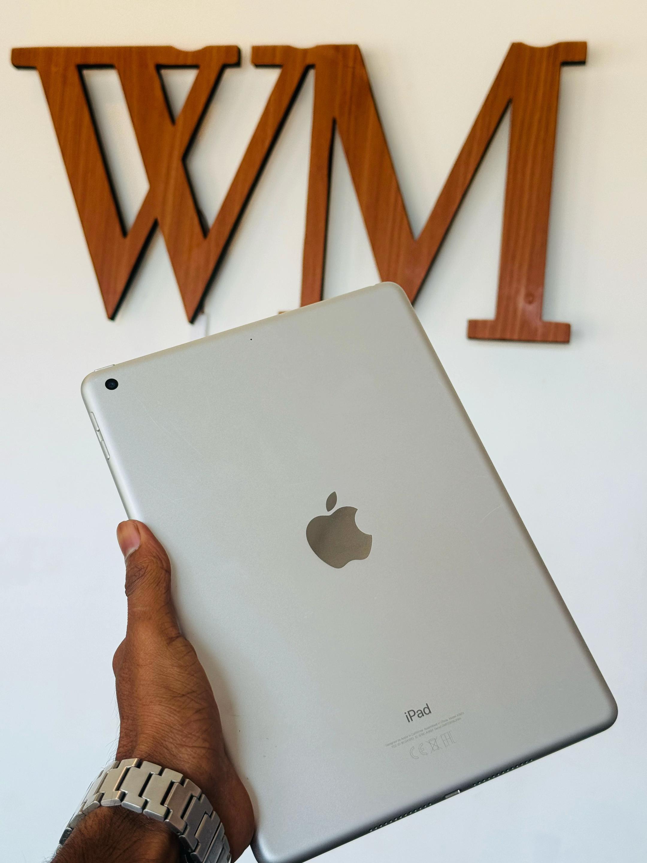 @white_martishop