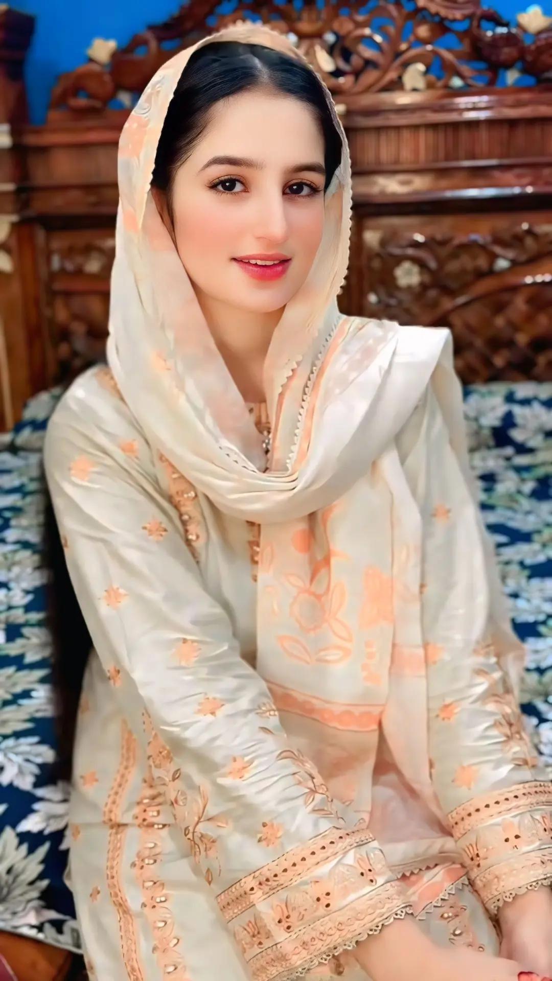 @Muneeba💞