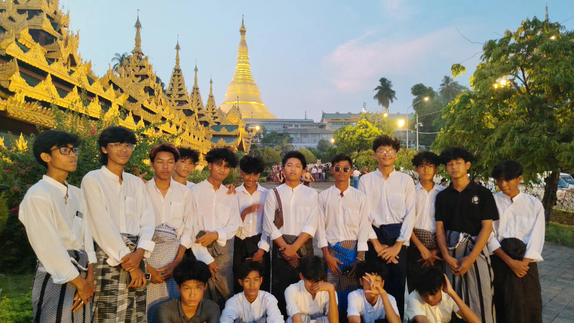 @မောင်ချစ်🤖🦠