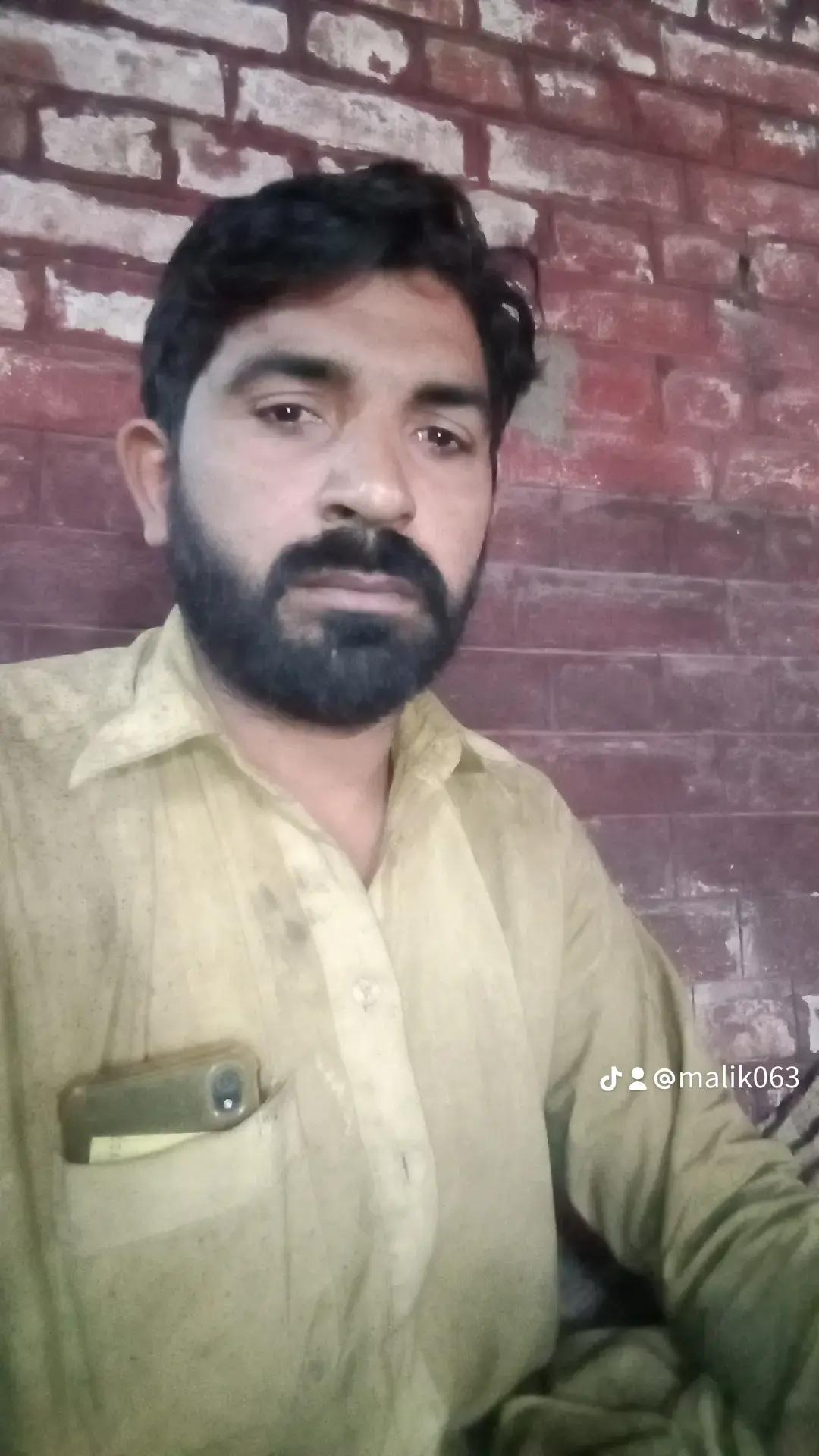 @malikashiq 🤔🤔💕💖💐🌹🌹🌹