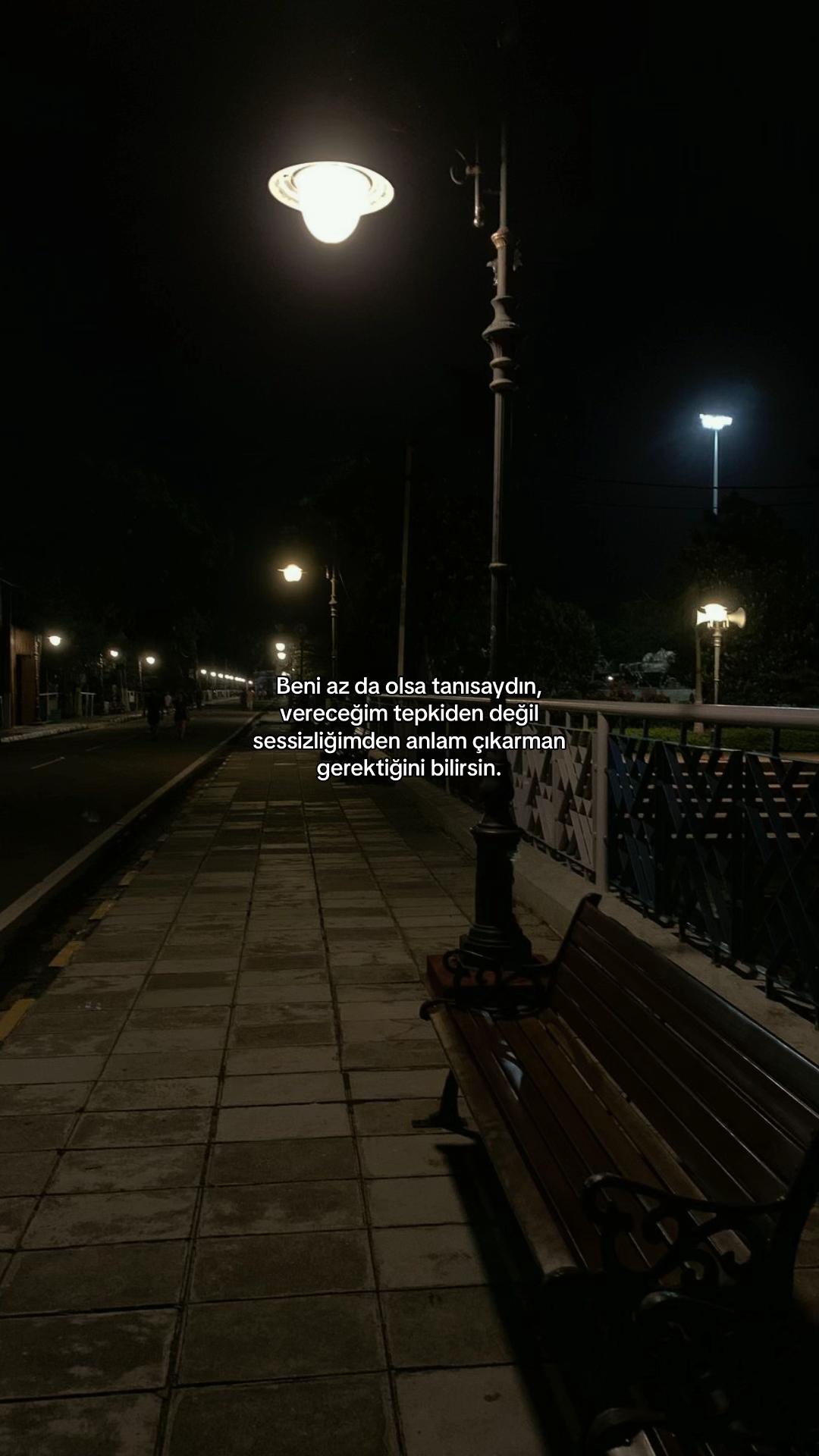 @𝑭.