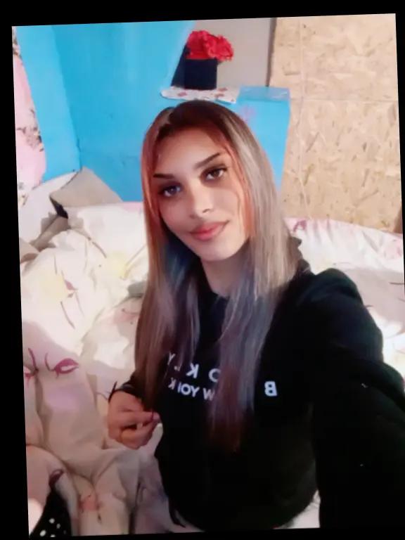 @Móni