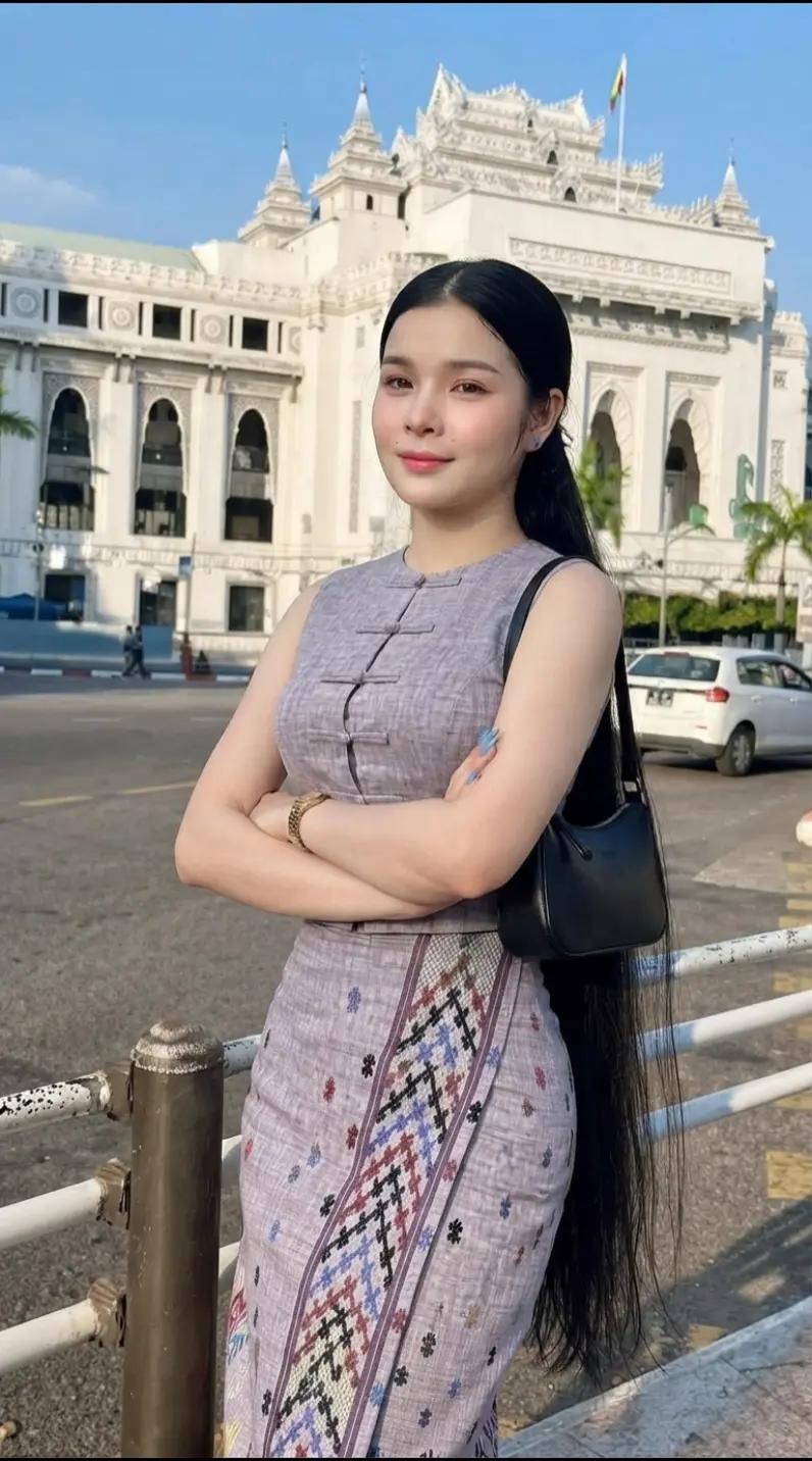 @👧 သျှင်ဂွမ်းဂွိ 👧