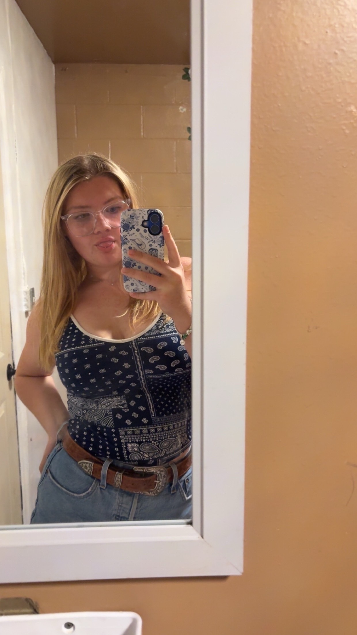 @carly_0906