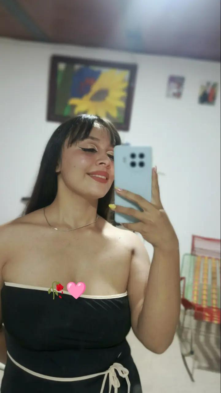 @MONA🩷🩵