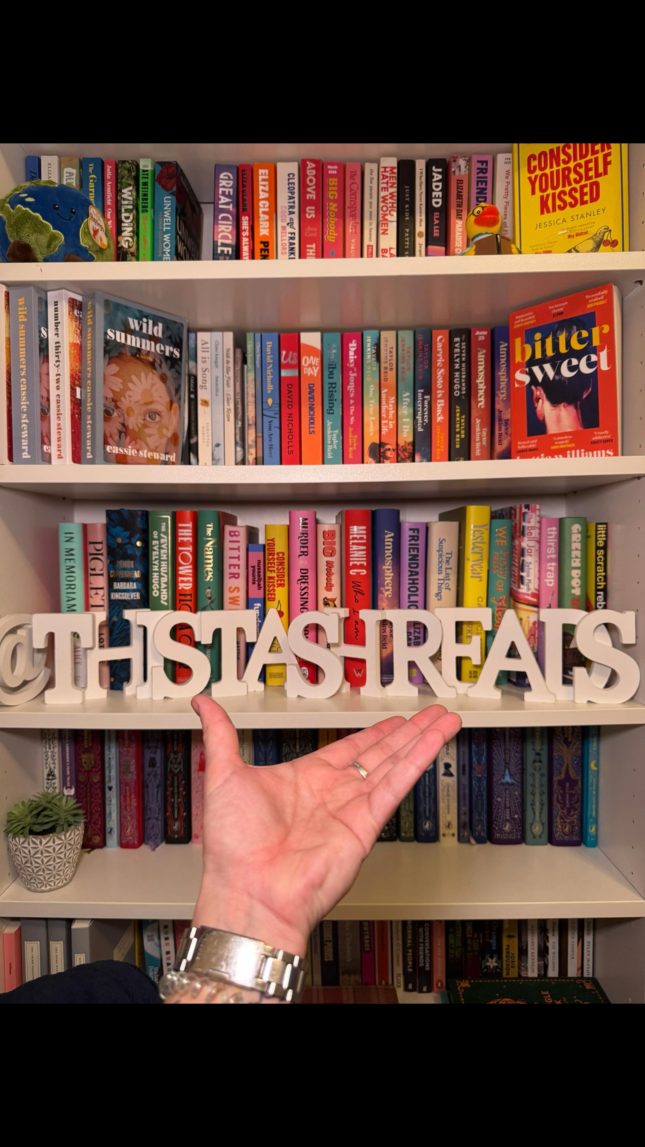 @Tash | BookTok 📚