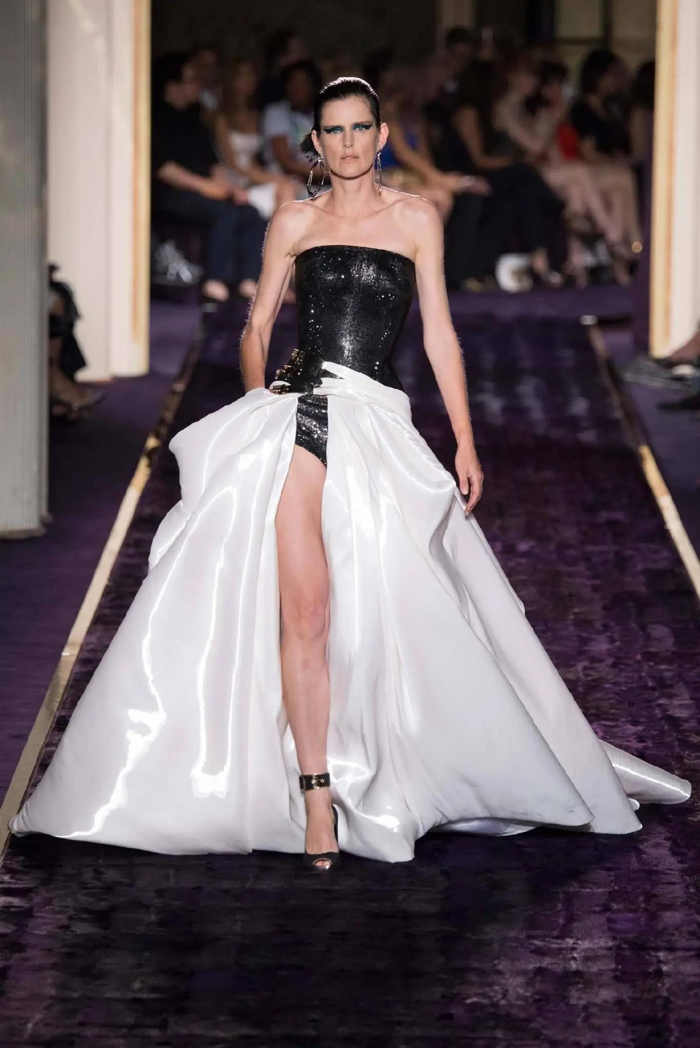 @Haute Scroll