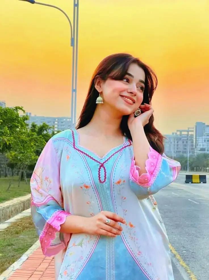 @ګلابو 👀