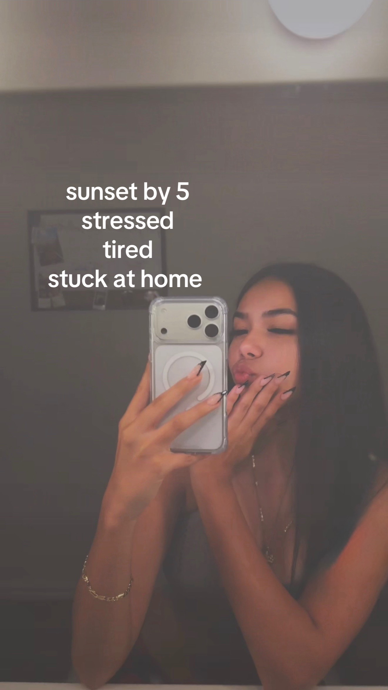 @𝓪𝓶𝓫𝓮𝓻𝓵𝔂🤍