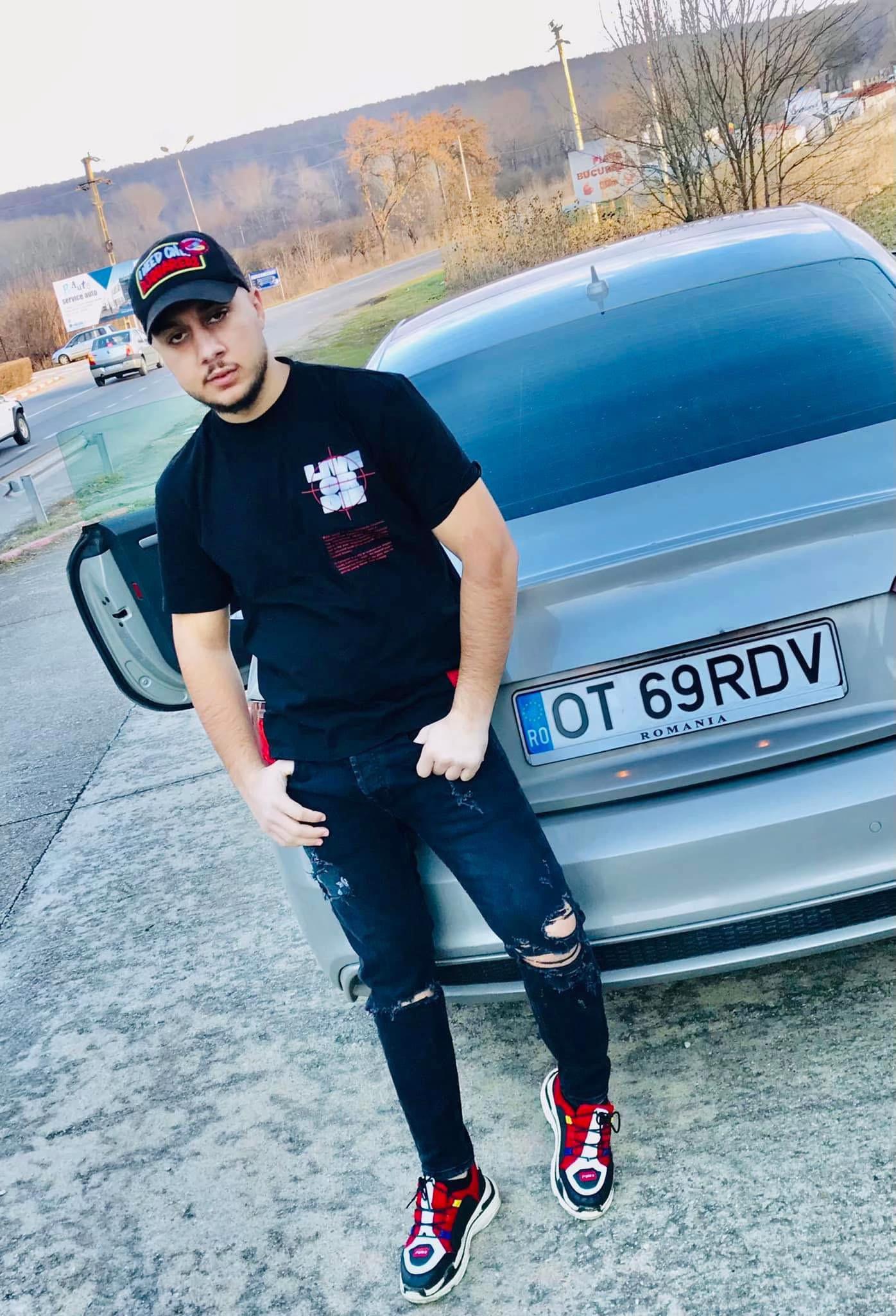 @Mădălinn