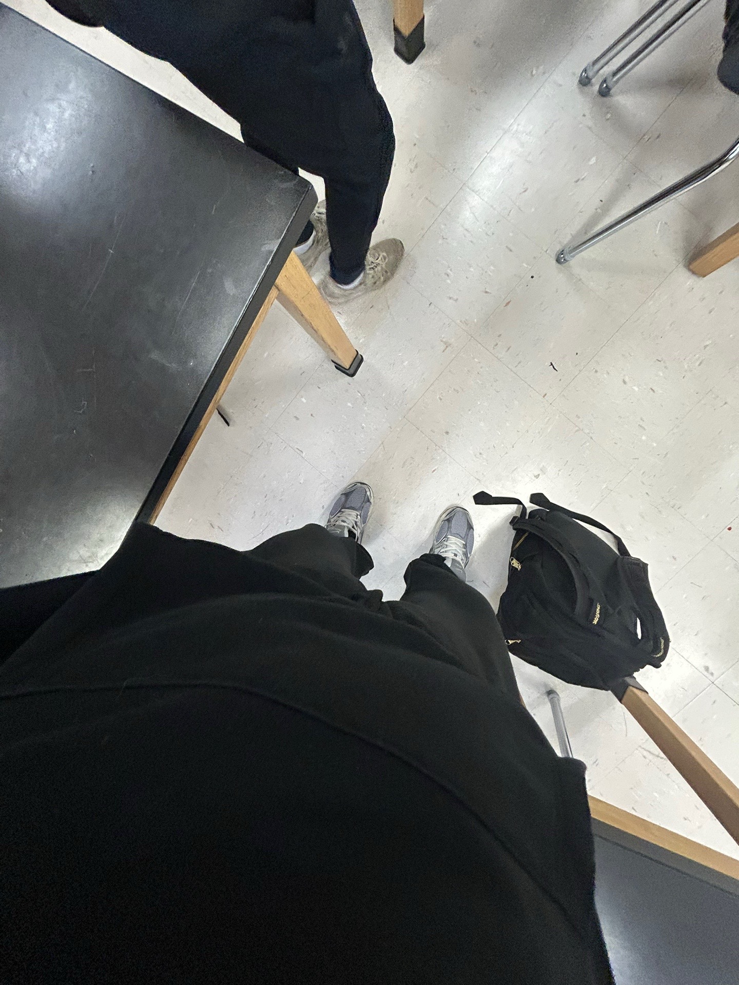 @內莉