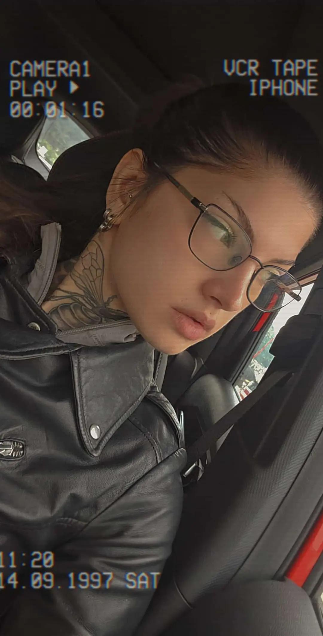@Ана🇷🇸