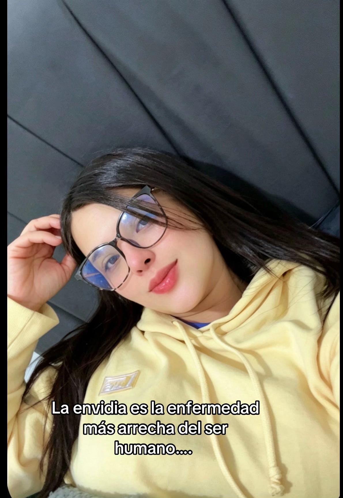 @Enderly girls ๐ง๐๐