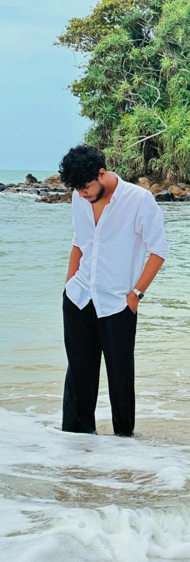 @عزيز امان🧃