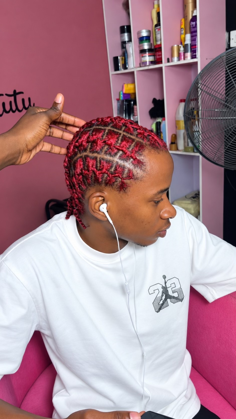 @HAIRSTYLIST IN IGBOOLOMU IKD