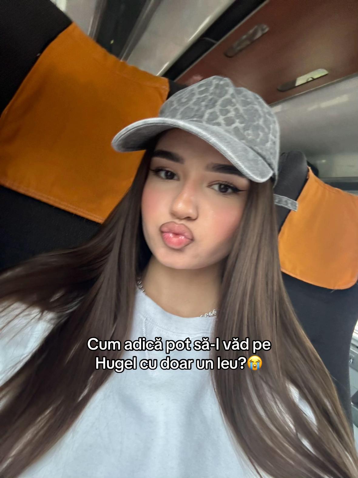@adelinavrm