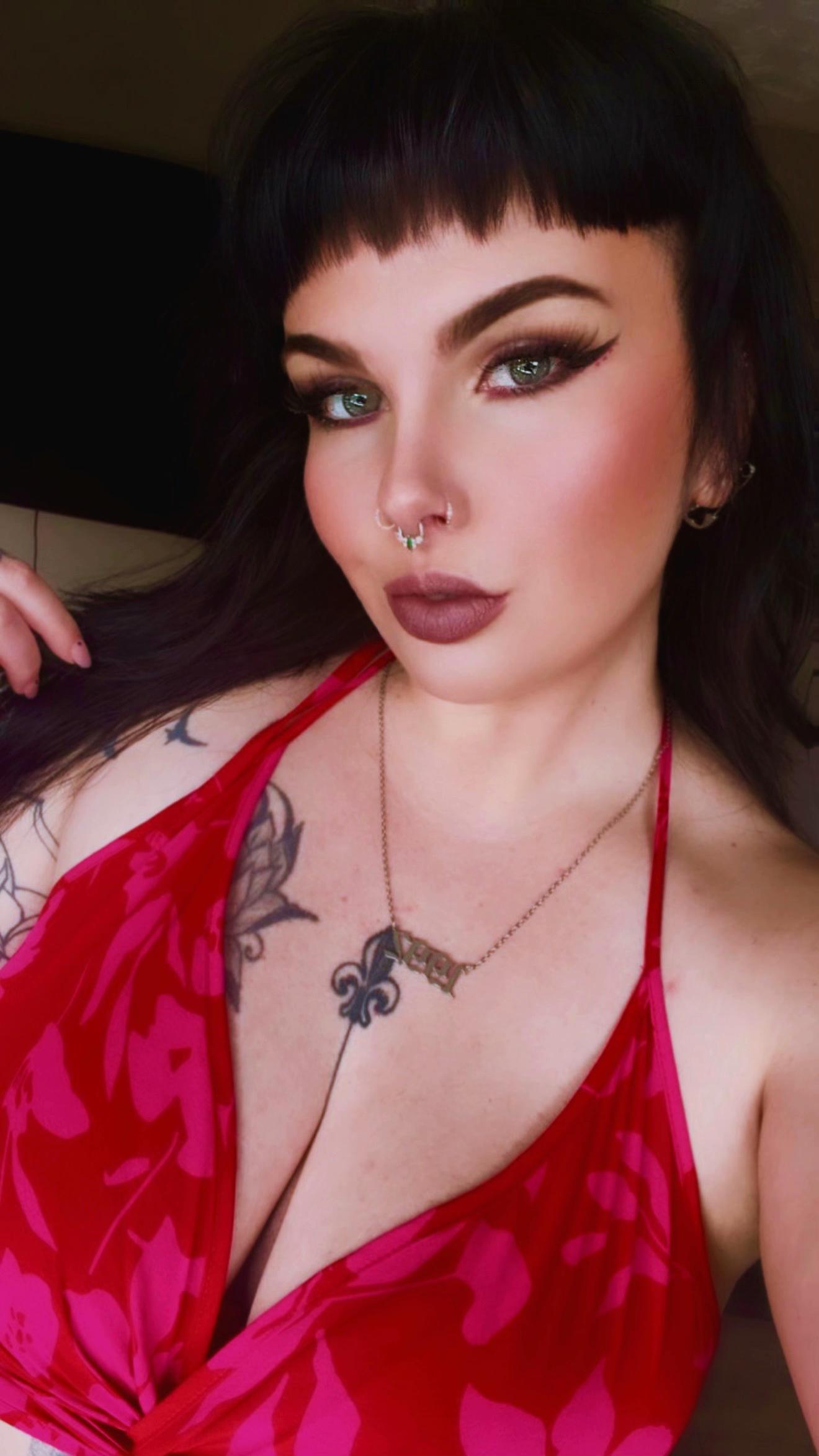 @𝕾𝖆𝖉𝖎𝖊-𝕸𝖆𝖗𝖎𝖊 🥀