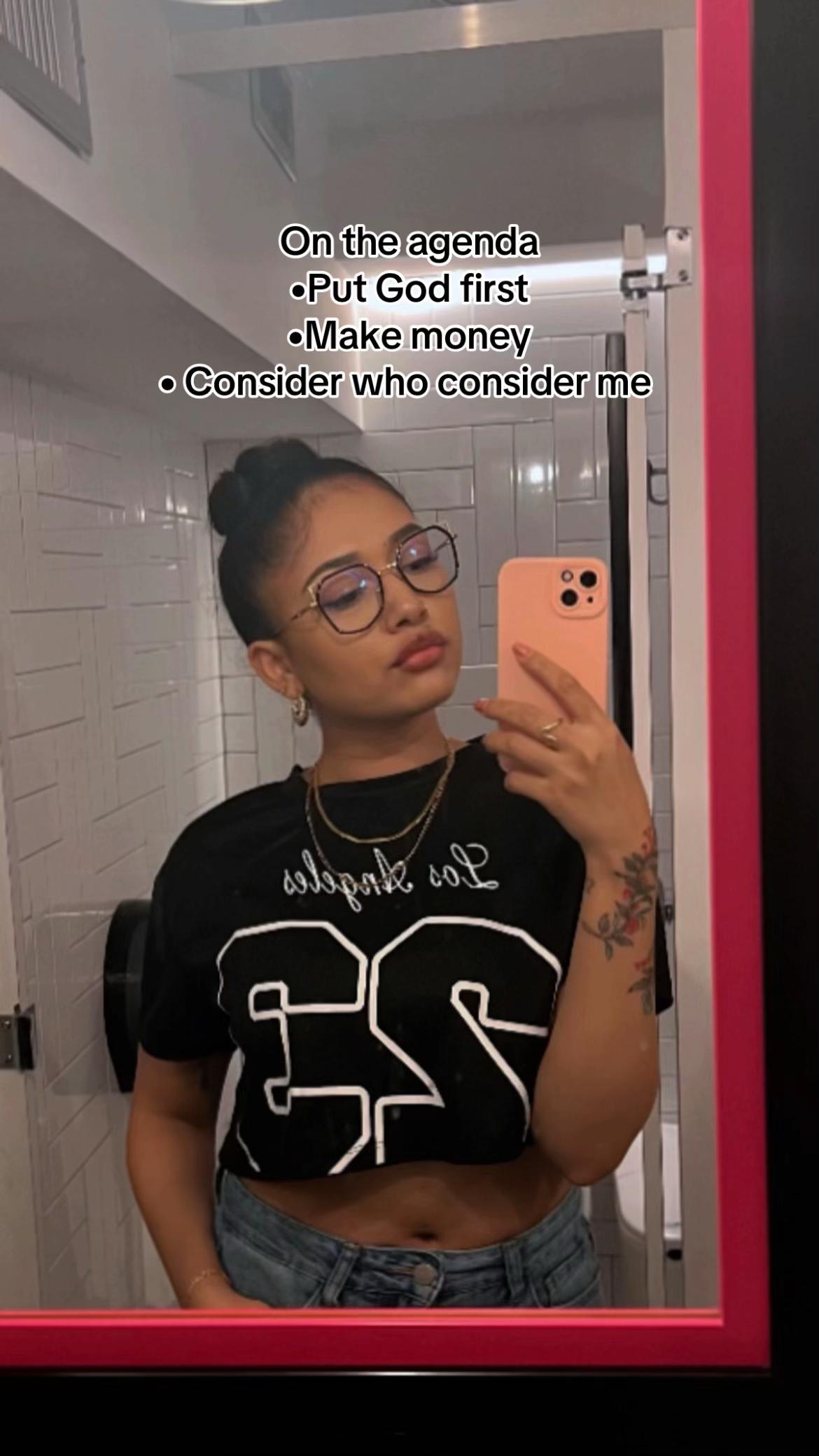 @Krissy G | 🇹🇹Artist