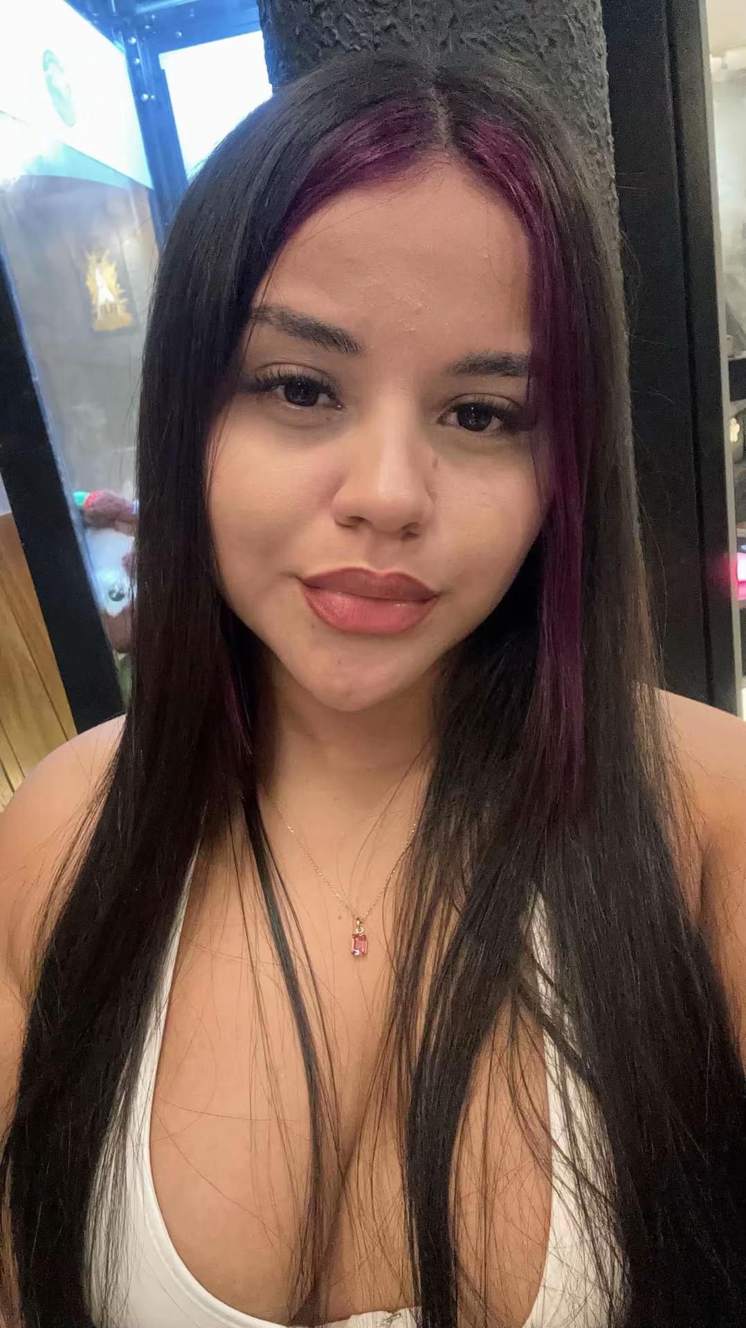 @Claracolly_