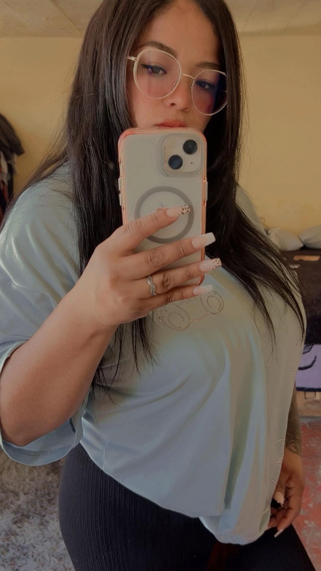 @Vickiie Enriquez