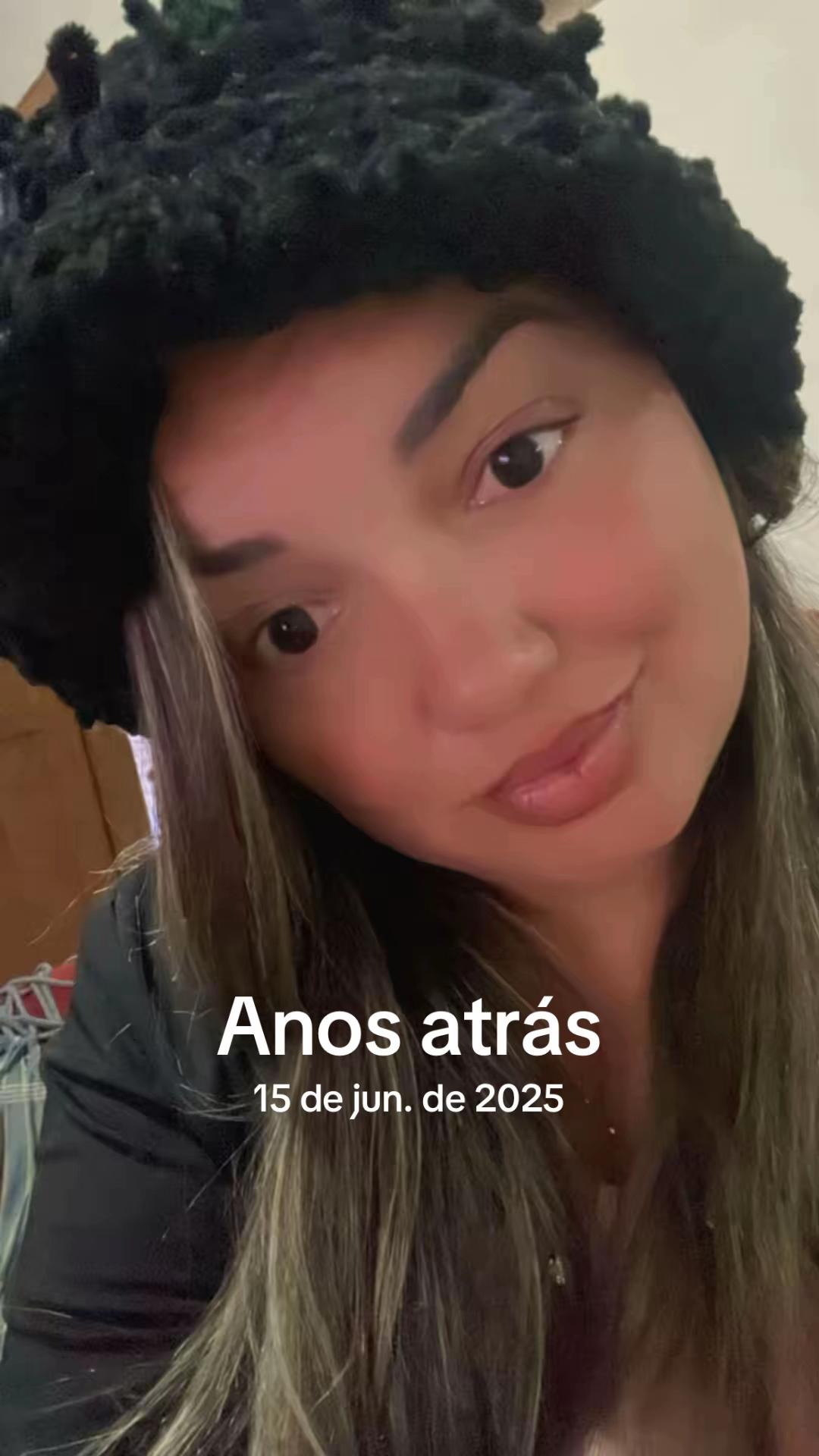 @Vanessa Vanessa R835