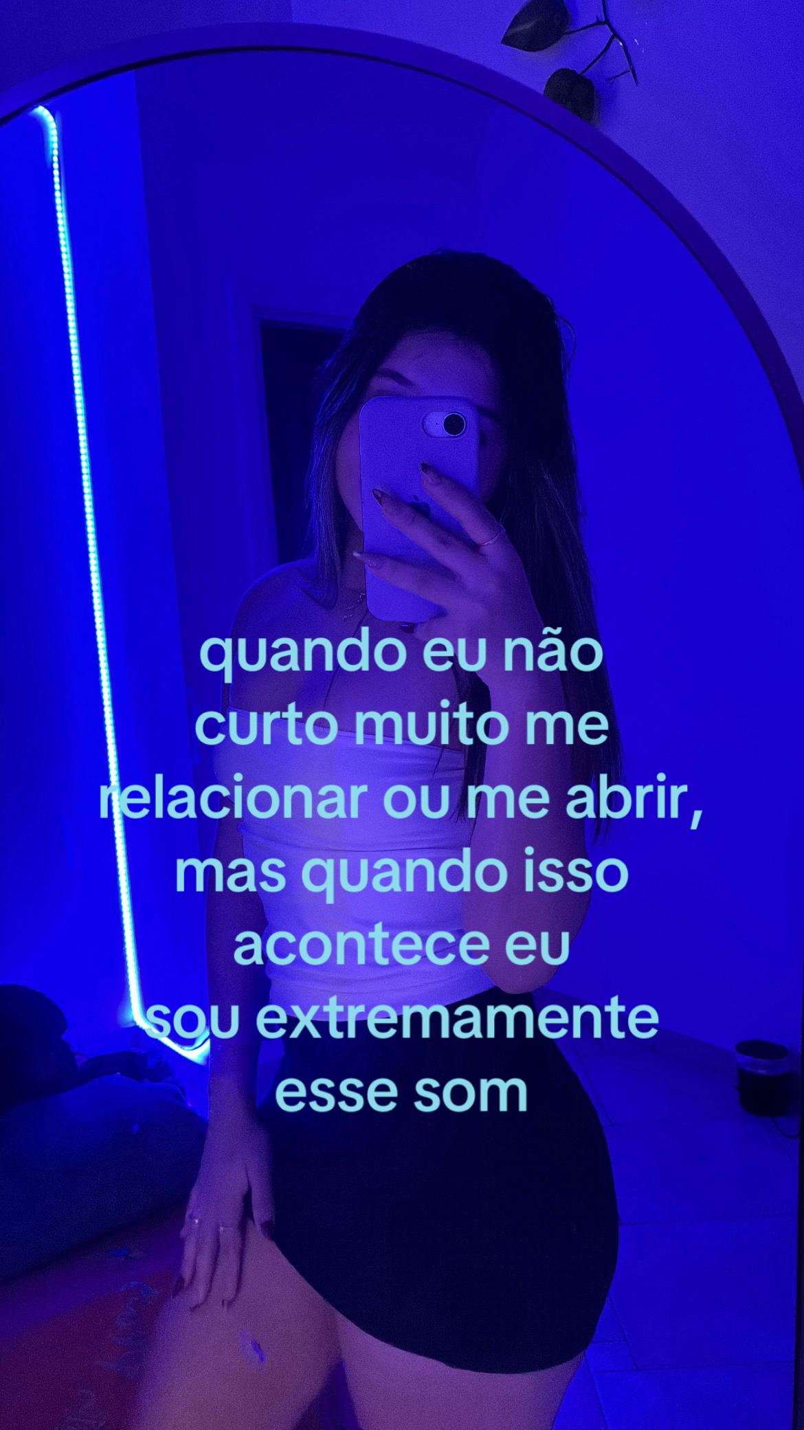 @karollinyxzz