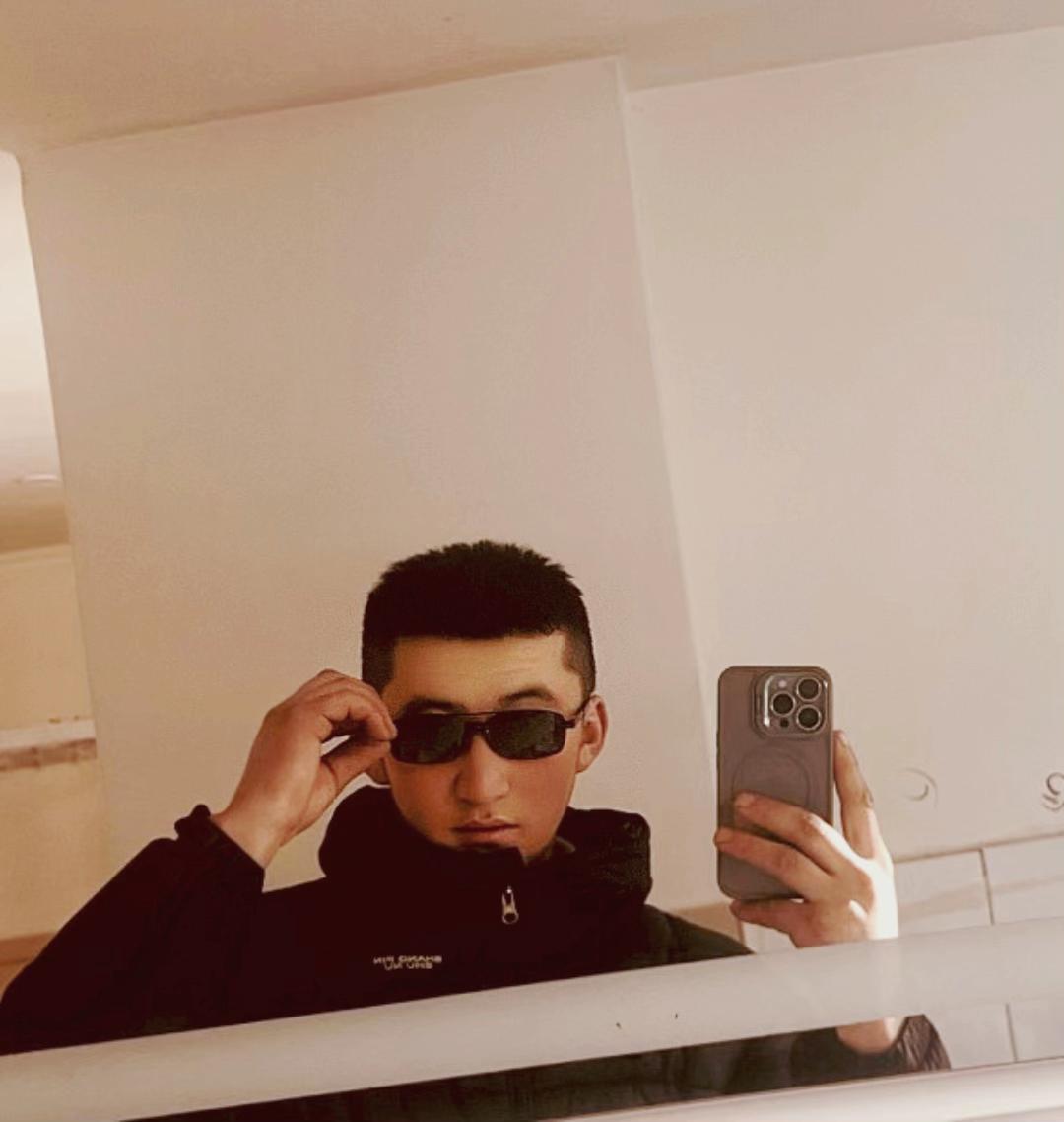 @Ay_tu