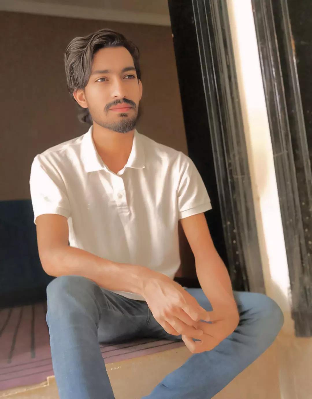 @Eɴɢʀ. Zᴏʜᴀɪʙ Kʜᴀɴ ☕︎