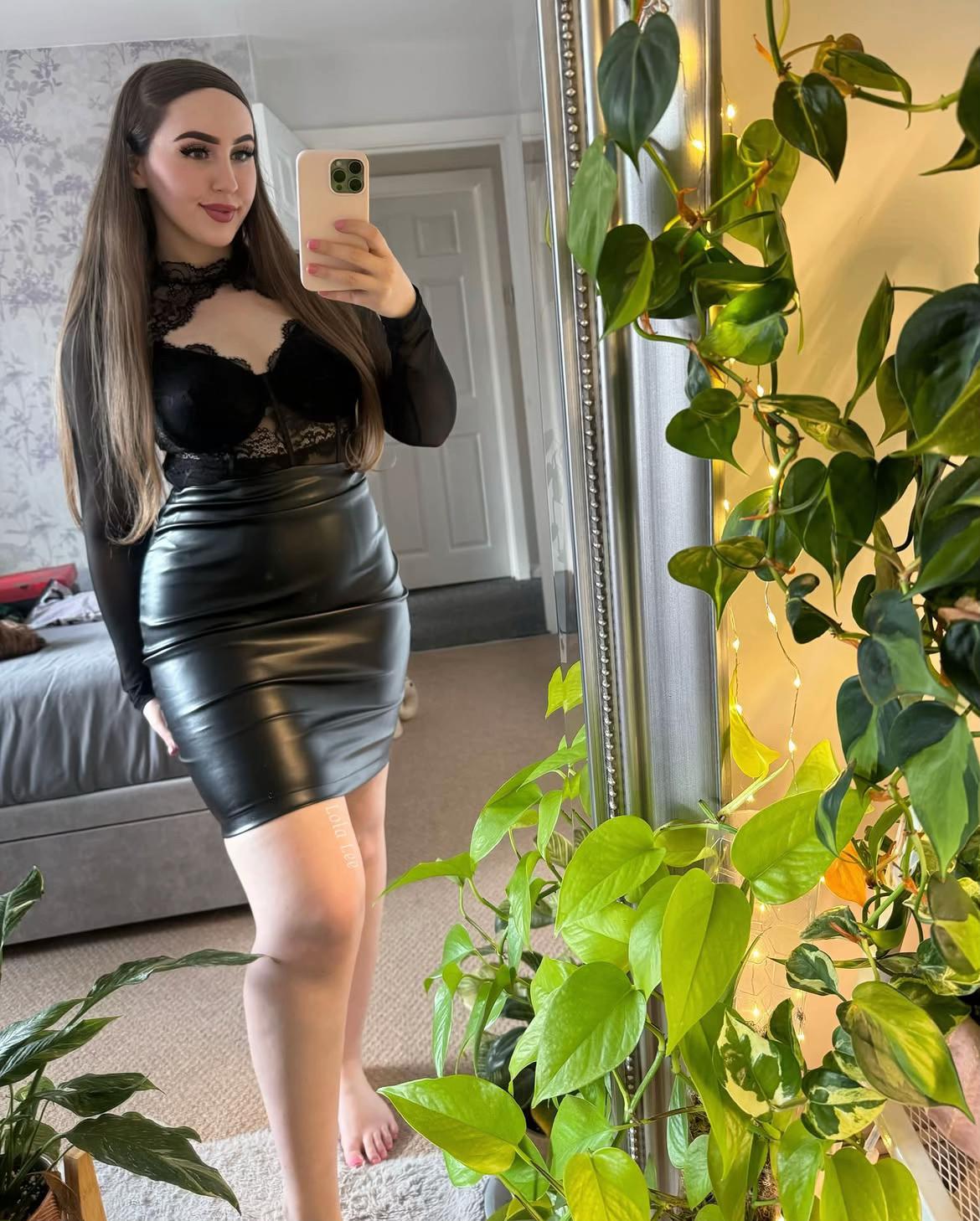 @mistress lola
