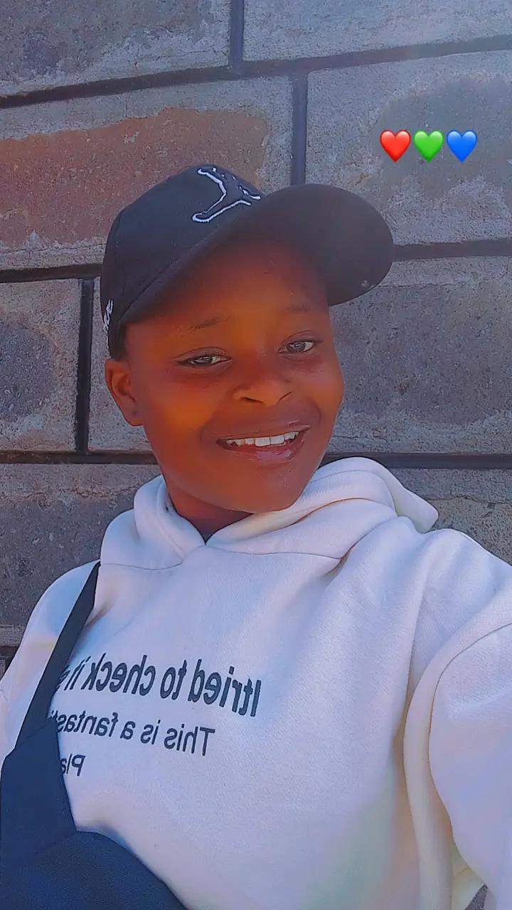 @girl of few words 🇰🇪🇱🇧