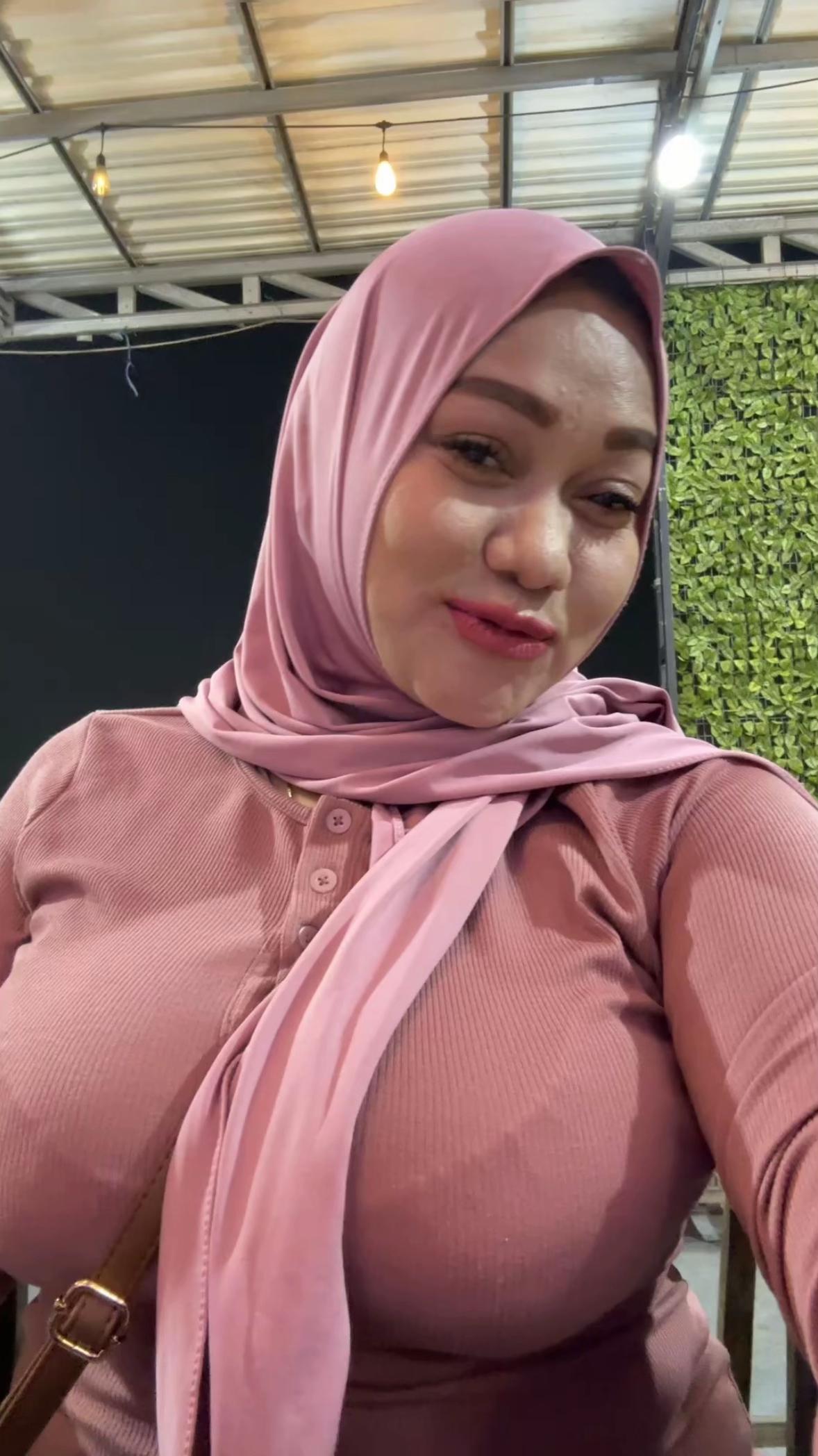 @momihzahwavarel