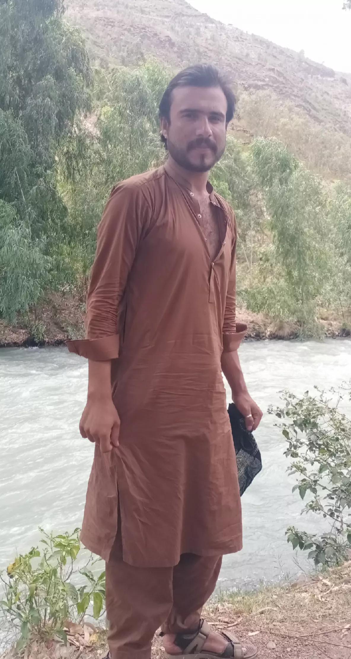 @moshen khan _m_m