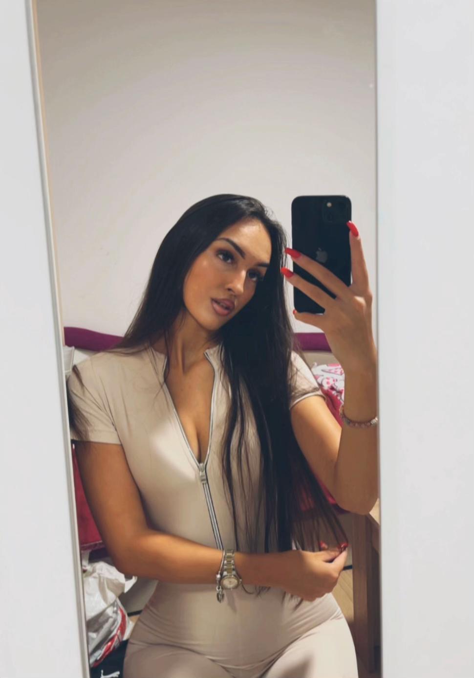@issidorraaaaa
