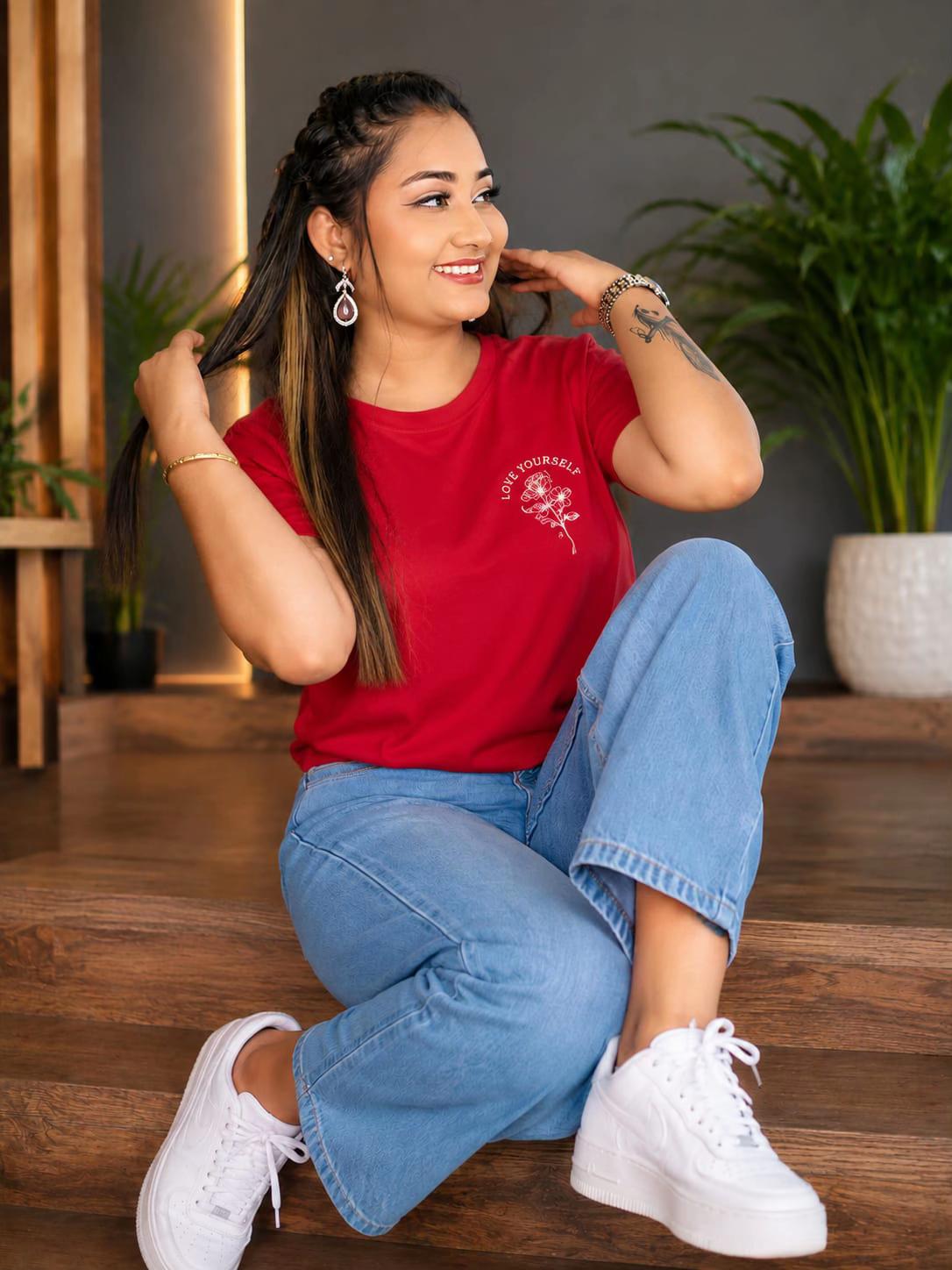 @Nisha🦋💛
